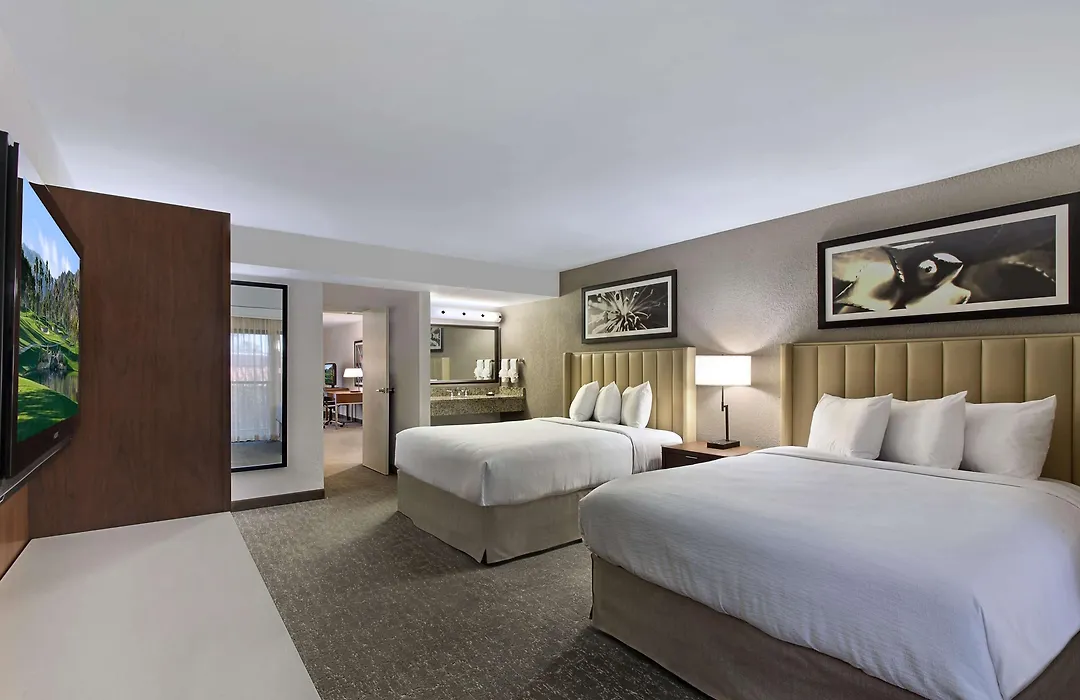 Embassy Suites By Hilton Palm Desert-1