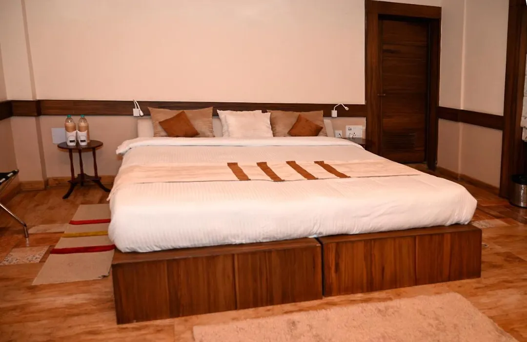 Chamong Chiabari Mountain Retreat-1