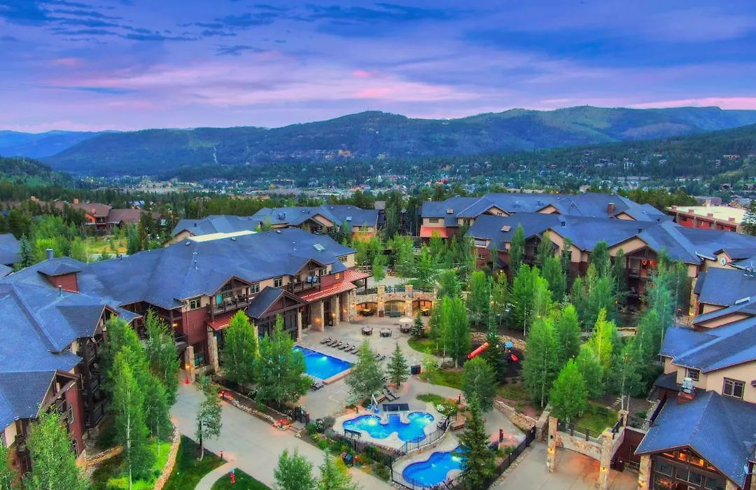 Grand Timber Lodge-1