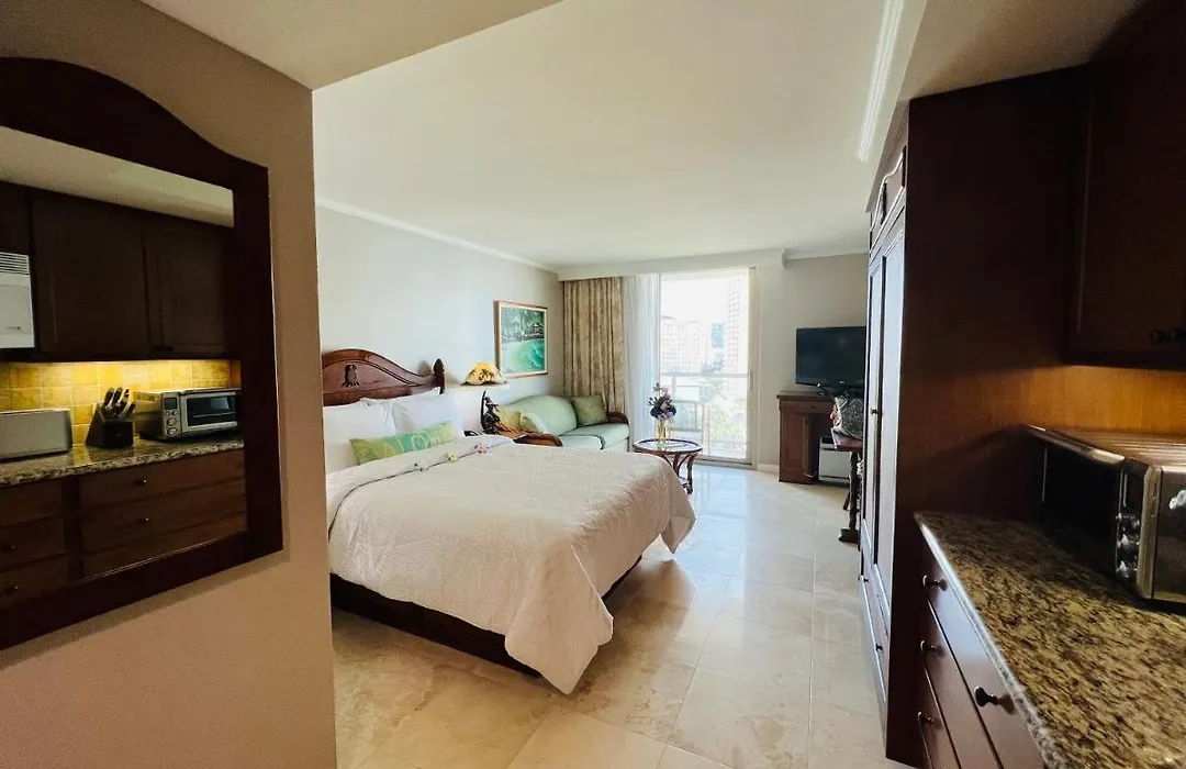 Aloha Gem Studio - Sleek Kitchen, Luxe Amenities & Fast Wi-Fi-1