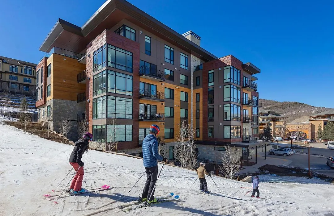 Lift 509 | True Ski-In / Ski-Out Luxury | Steps To Sunrise Gondola-1