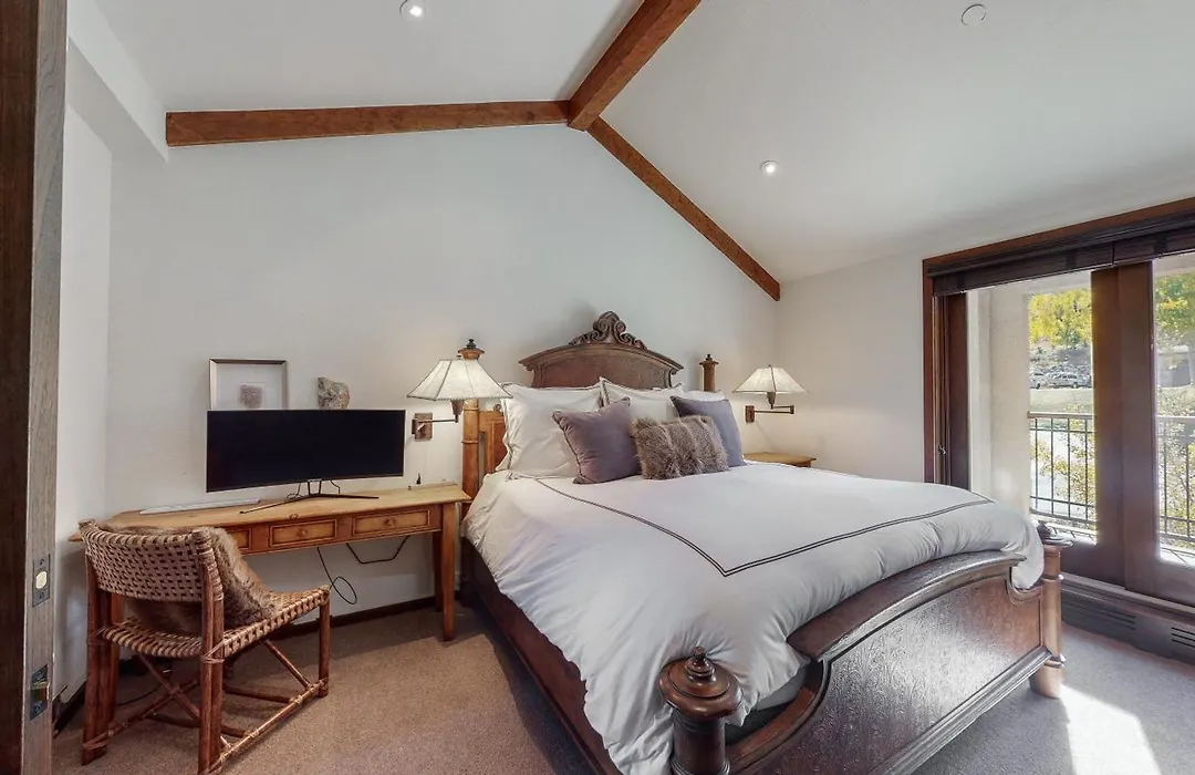 Woodrun Place-1