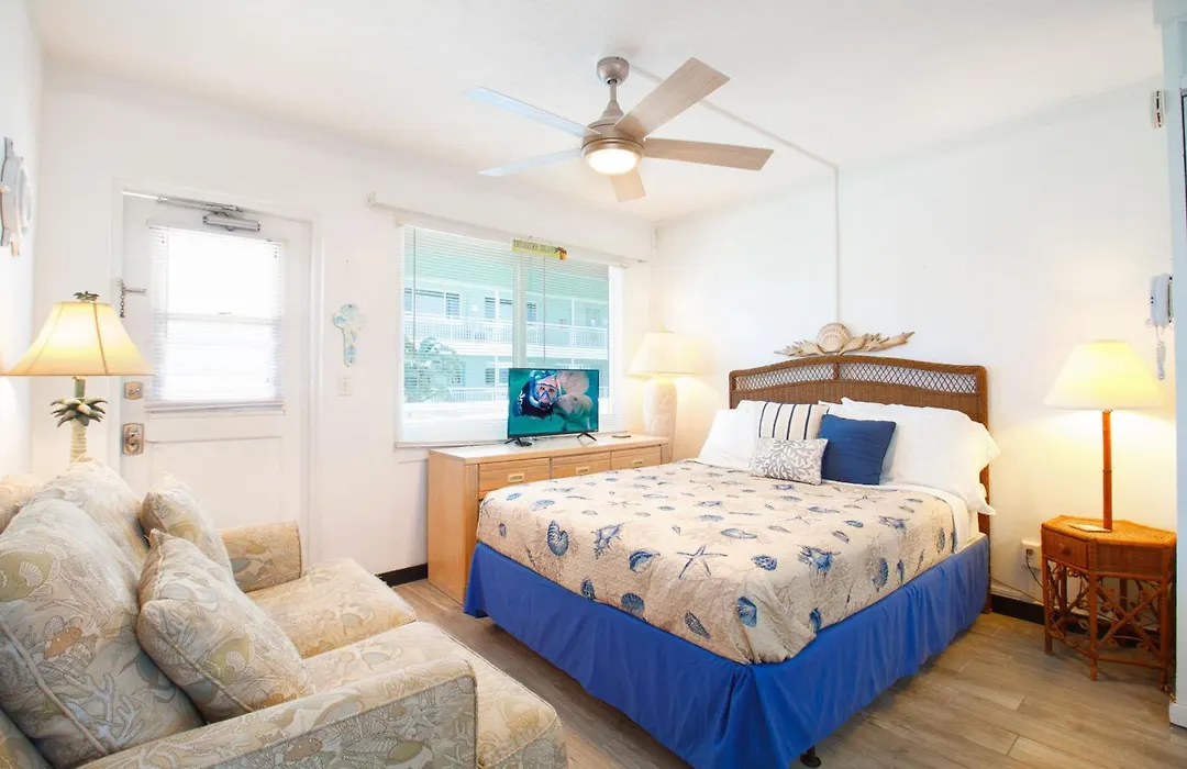 Tropic Terrace Suite #50 - Beachfront Resort-1