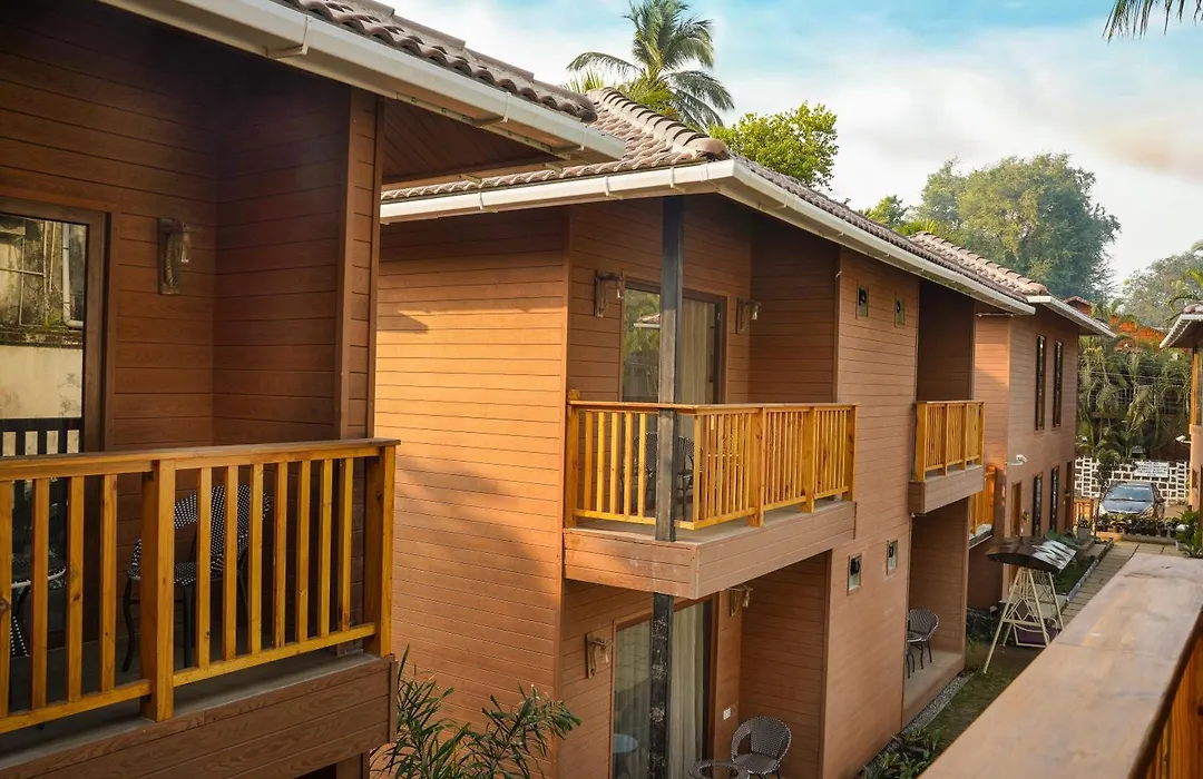 Treehouse Mars Beach Cottages & Villas-1