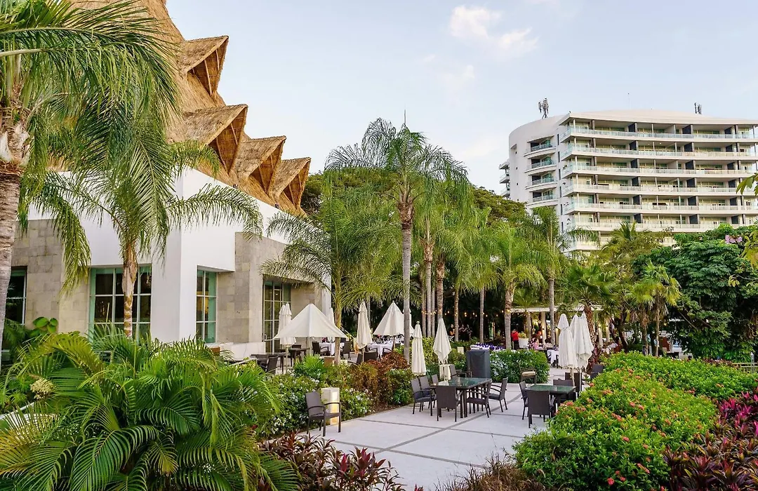 The Grand Luxxe Four Bedroom Residence Oceanview-1