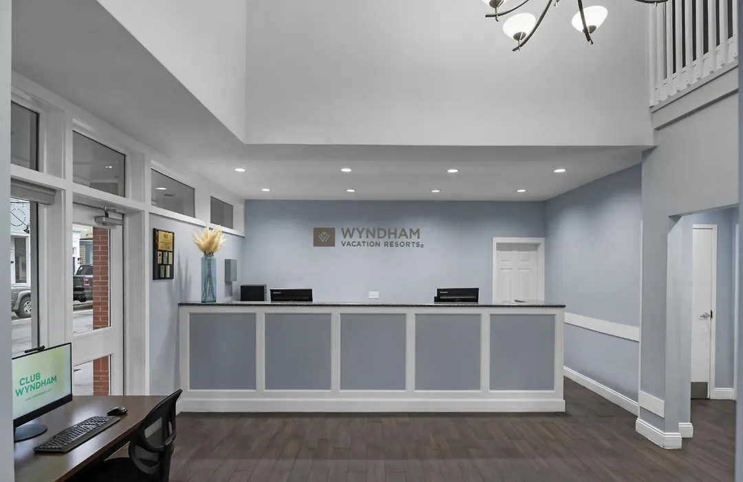Club Wyndham Newport Onshore-1