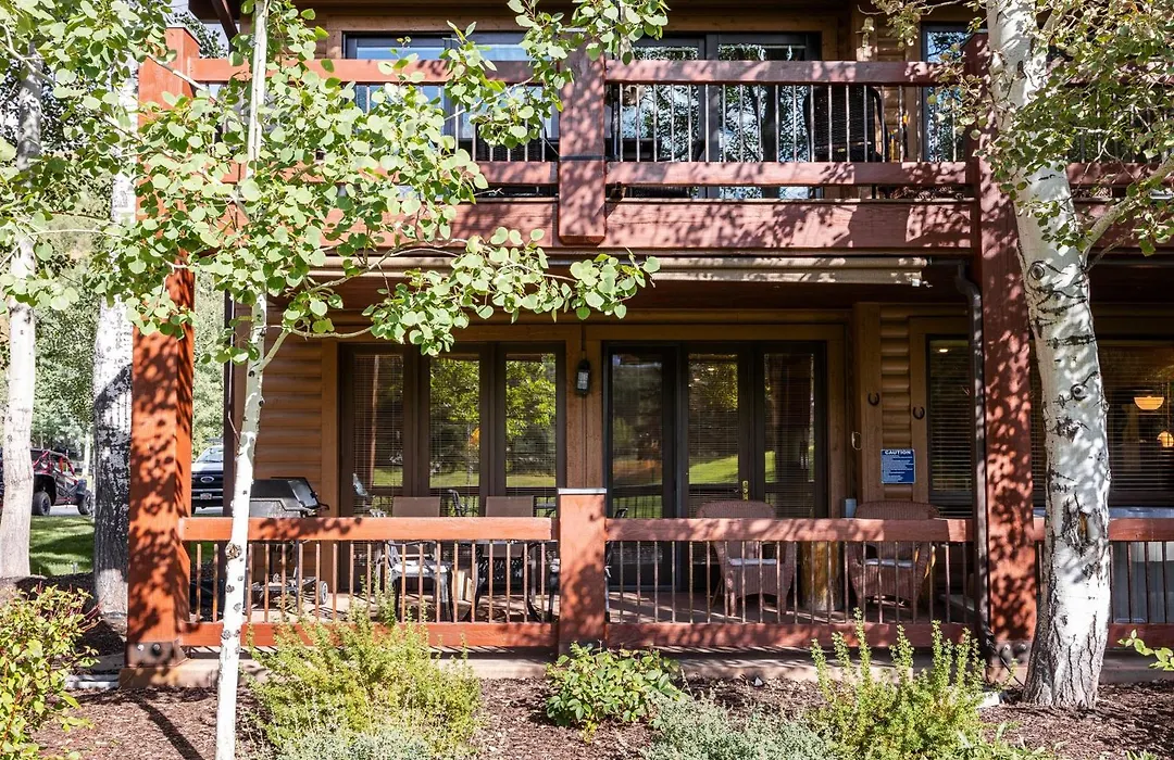 Glenfiddich Condo, Deer Valley Resort, Cozy Interiors, Private Patio, Private Hot Tub, Stunning View-1