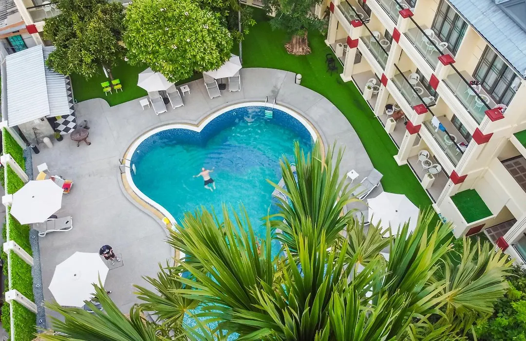 Mermaid Beach Resort - 100M To Beach, Saltwater Pool & Beergarden-1