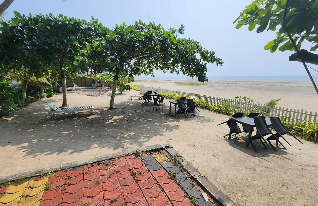 Palm Beach Resort, Alleppey-1