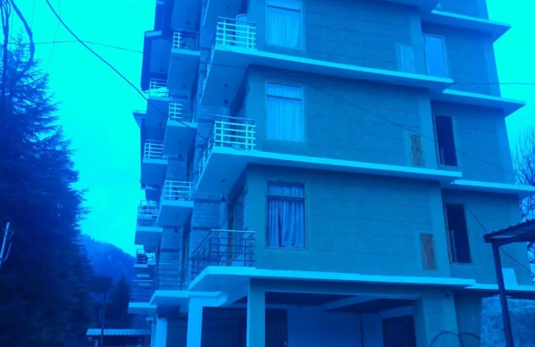 Hidden Heaven Old Manali Near Nature Park Jogni Waterfall View Rohtang Pass Mountain View-1