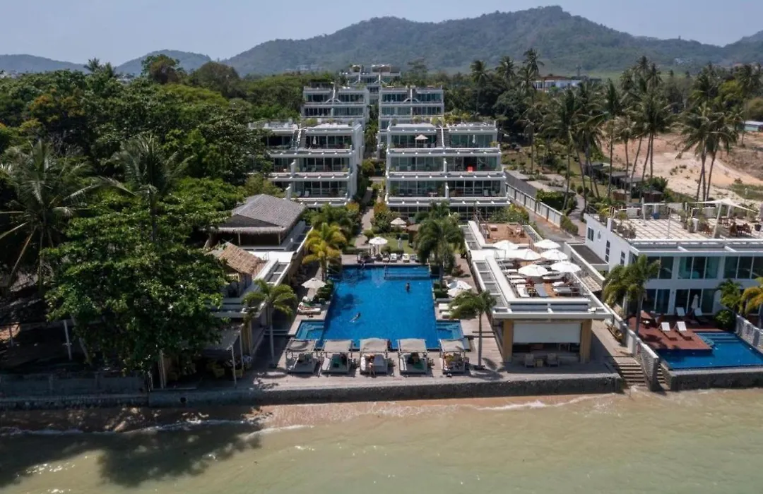 Poppy Beachfront Residence-1
