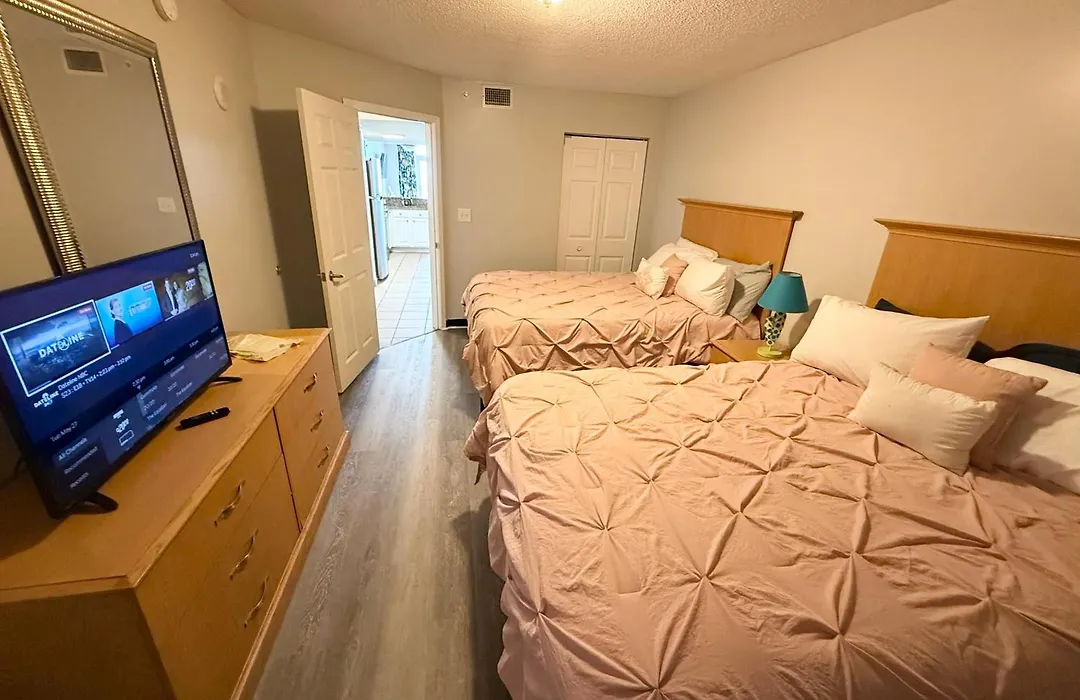 Direct Oceanfront Condos With Best Water Facilities In Paradise Resort-1