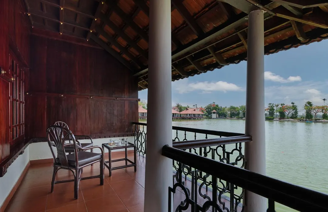 Sterling Lake Palace Alleppey-1