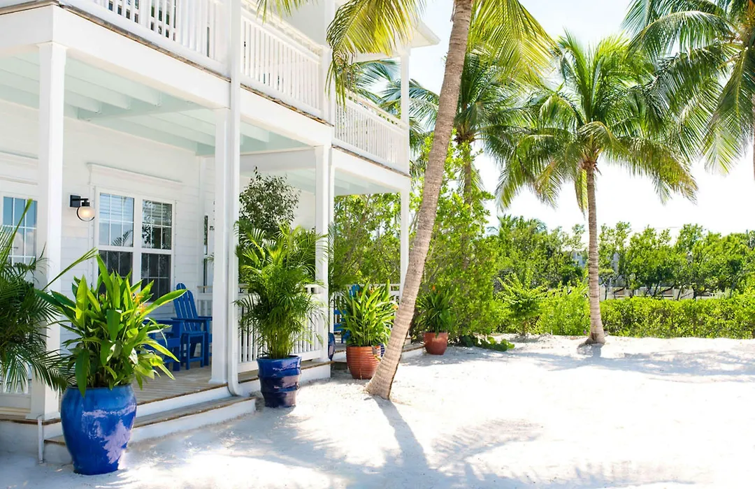 Parrot Key Hotel & Villas-1
