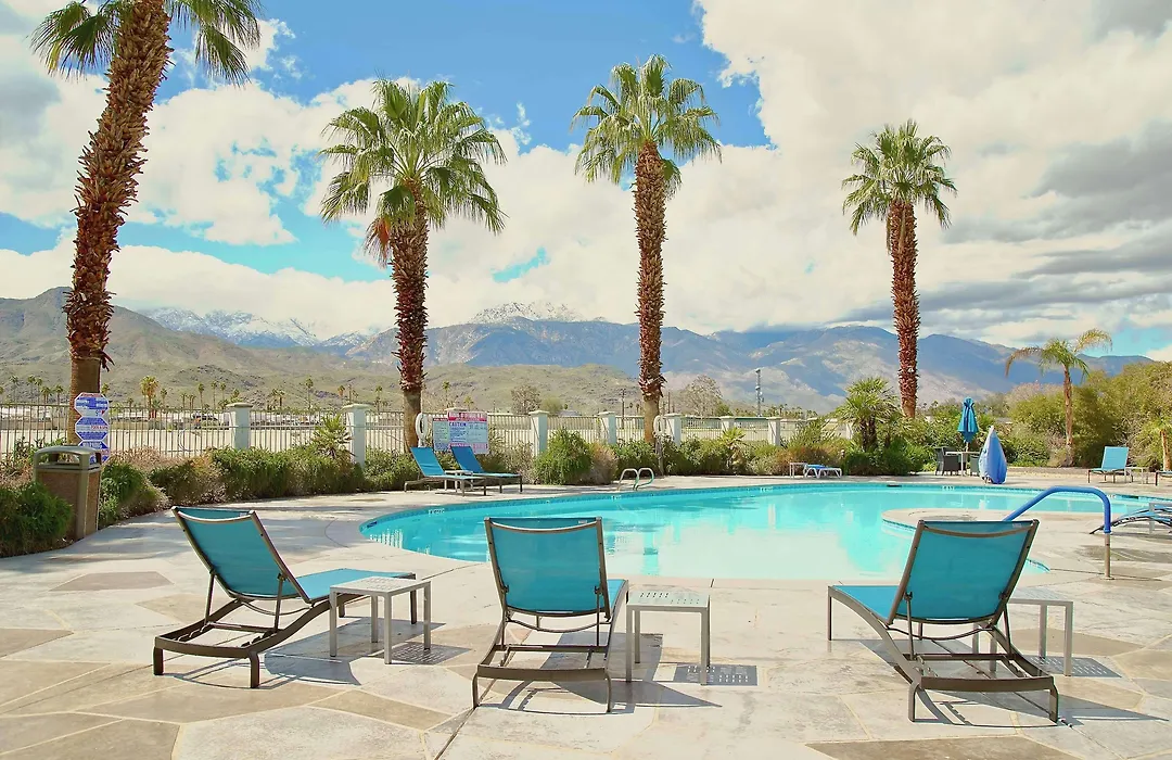 Hampton Inn & Suites Cathedral City-1
