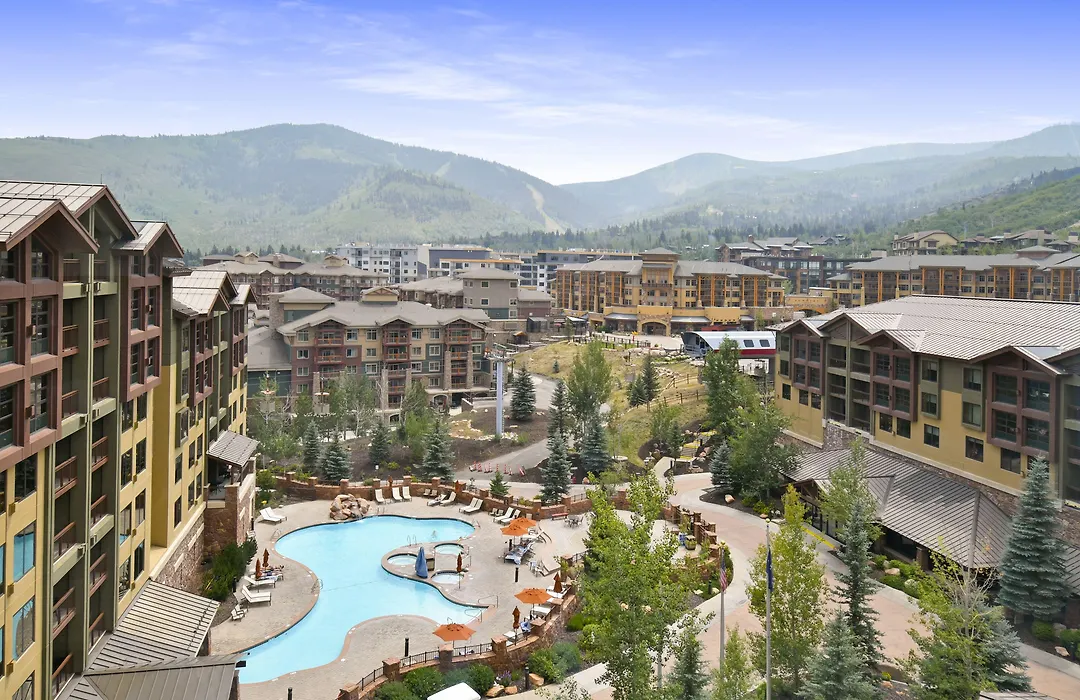 The Grand Summit Condos-1