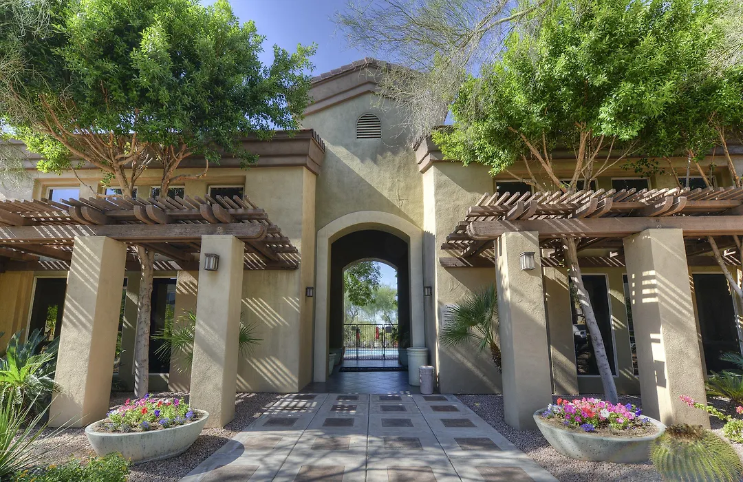 Luxury Condos By Meridian Condoresorts- Scottsdale-1
