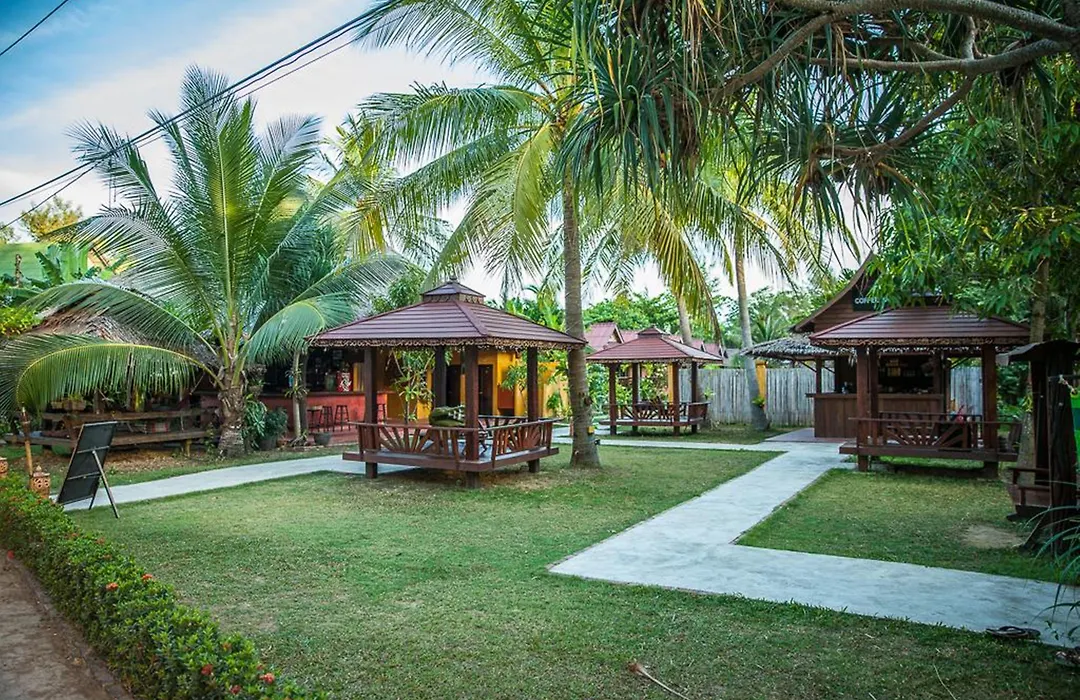 Lanta Pearl Beach Resort-1