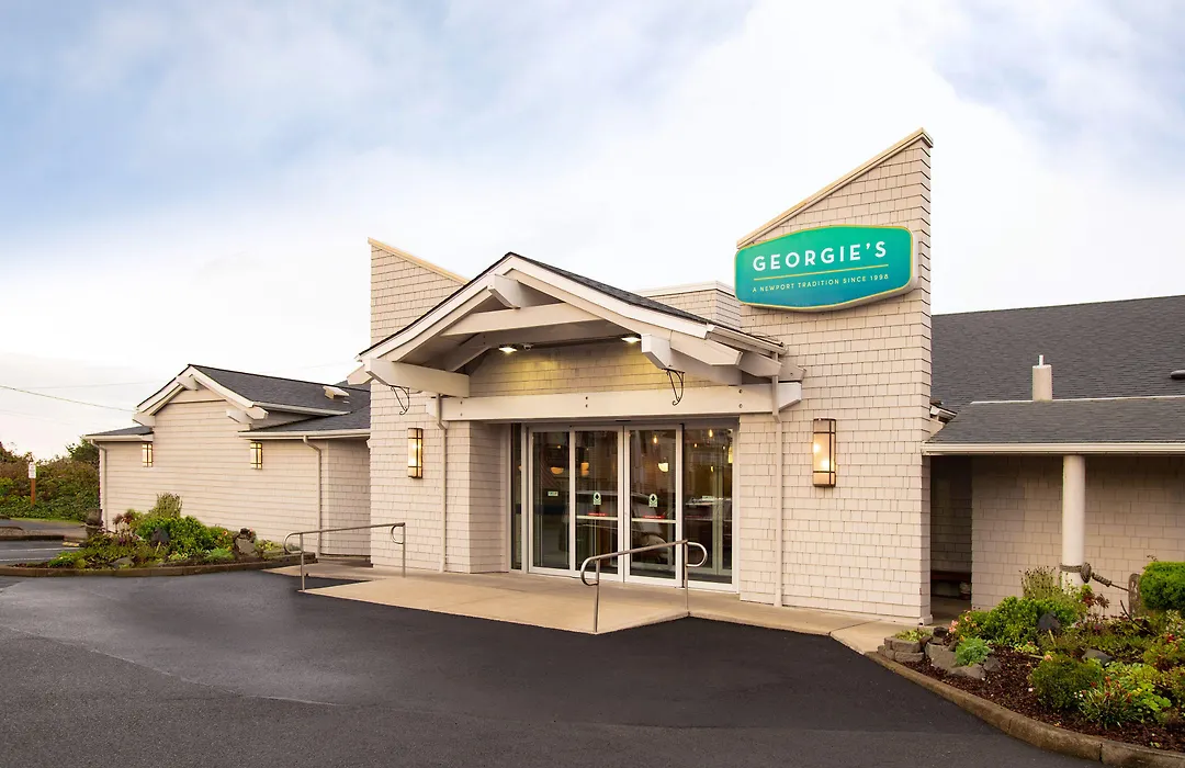 Hallmark Resort - Newport-1