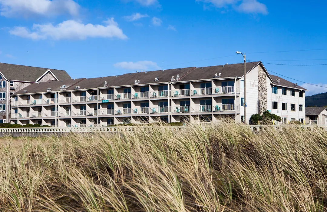 Hi Tide Oceanfront Inn-1