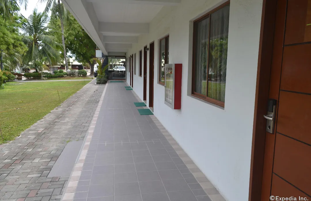 London Beach Resort And Hotel-1