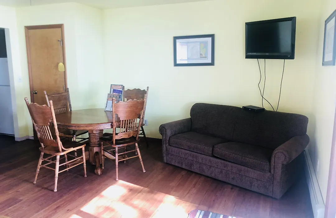 Camp Inn Lodge-1