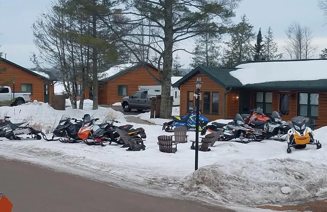 Lena'S Northern Pines Resort-1