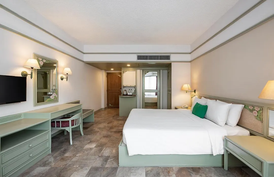 Cholchan Pattaya Beach Resort - Sha Extra Plus-1