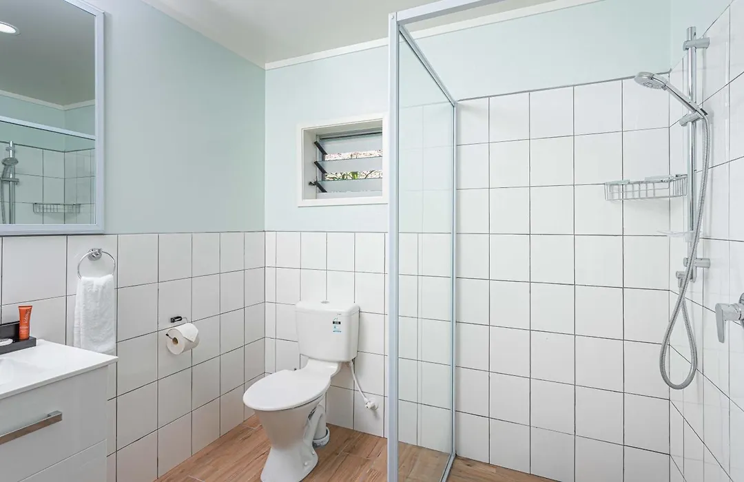 Castaway Resort-1