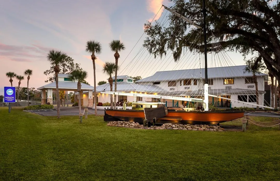Paddletail Waterfront Lodge, Trademark Collection By Wyndham-1