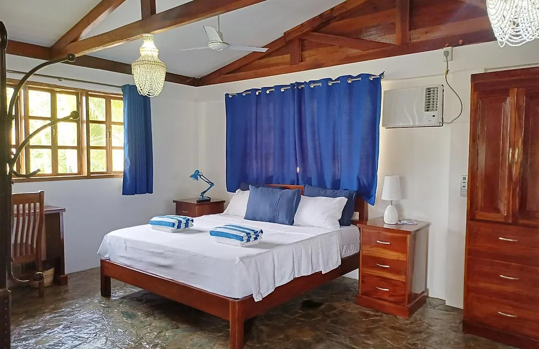 Rainbow Bay Beach & Dive Resort-1
