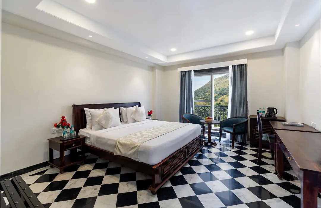 Kumbhalgarh Fort Resort Pure Veg-1