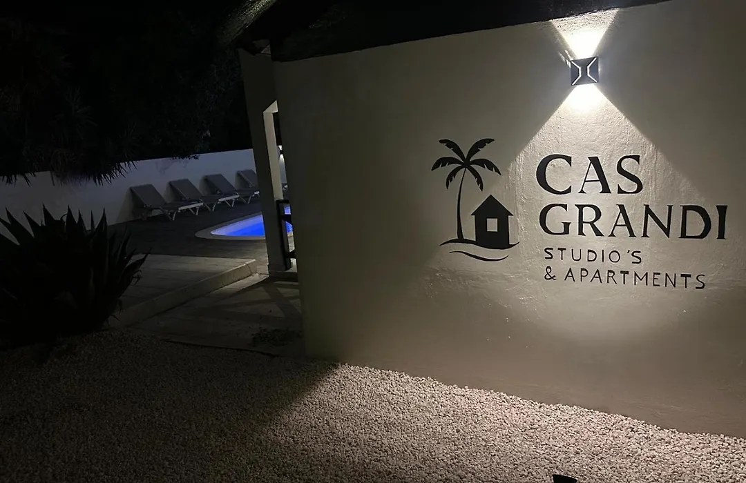 Cas Grandi Studios & Apartments With Pool & Jacuzzi-1