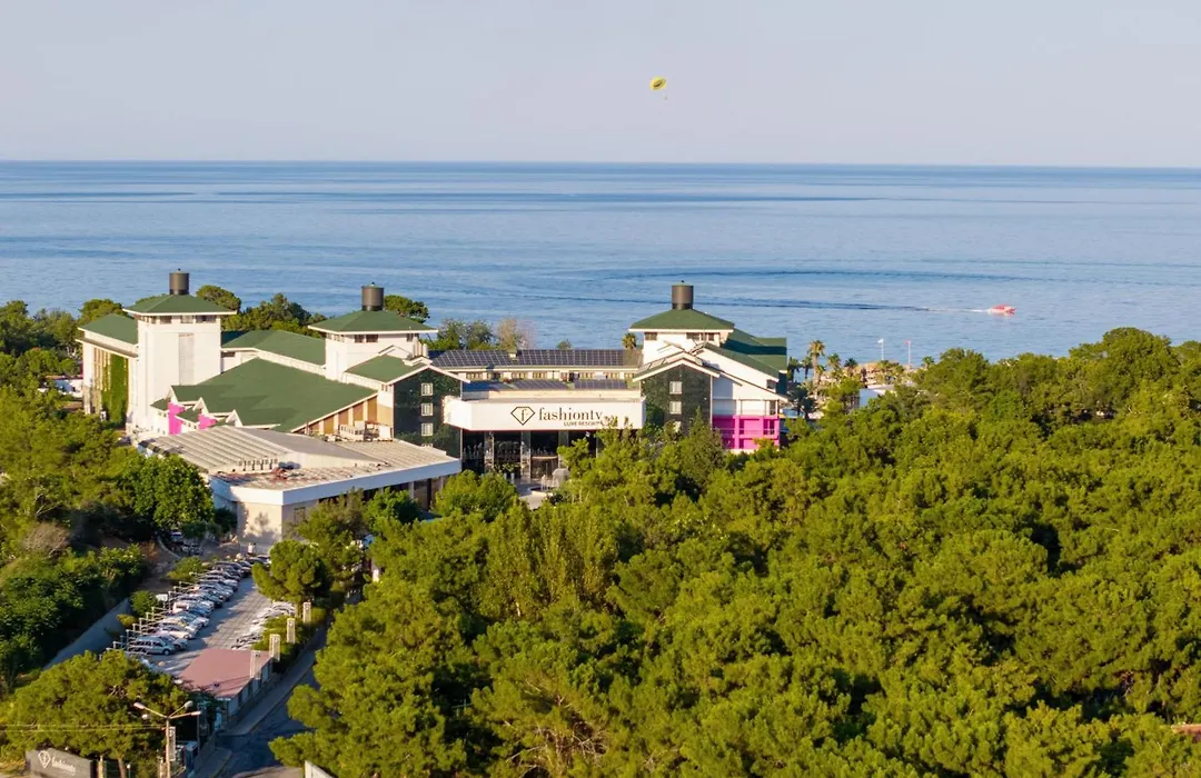 Fashiontv Luxe Resort-1