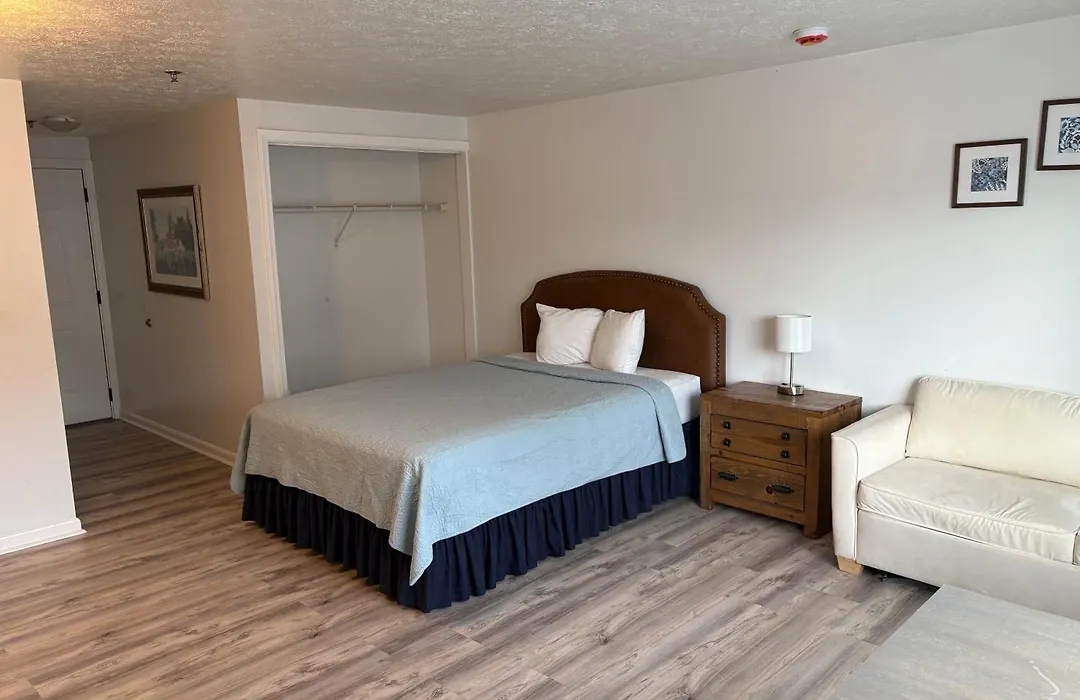 The Grand Beach Inn-1