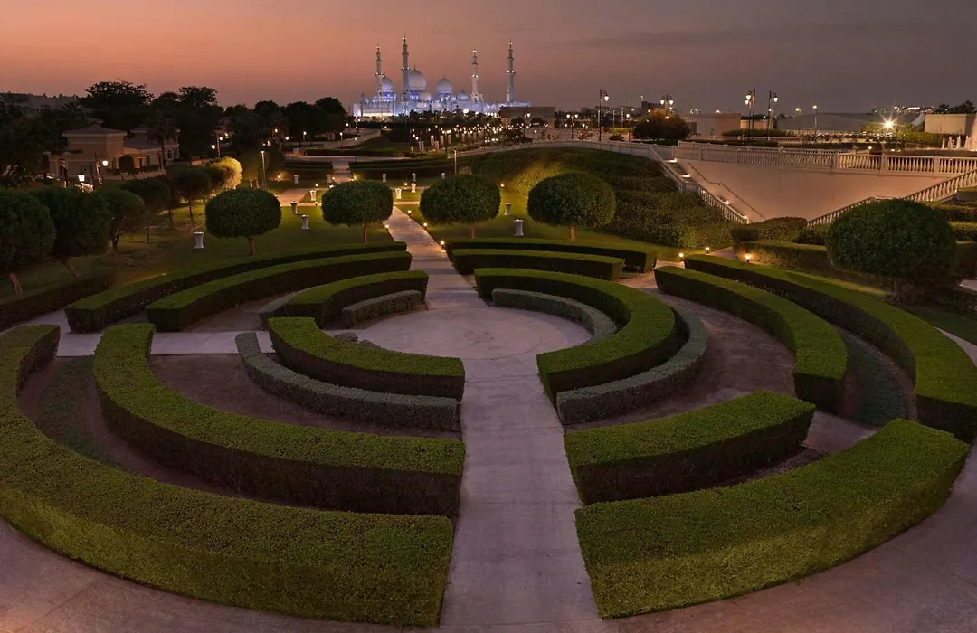 The Ritz-Carlton Abu Dhabi, Grand Canal-1