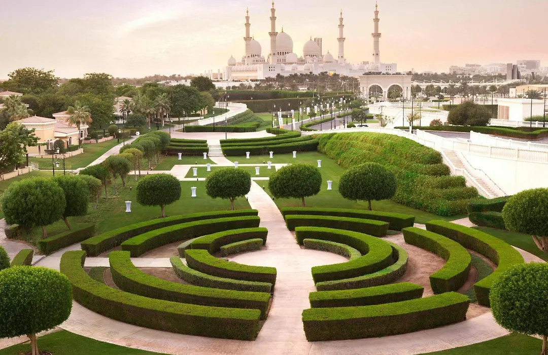 The Ritz-Carlton Abu Dhabi, Grand Canal-1