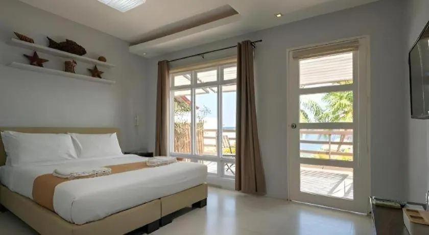 Anilao Awari Bay Resort-1