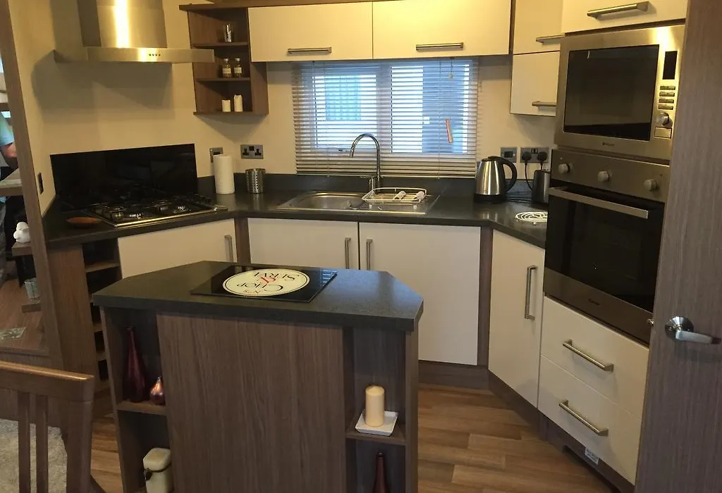Luxury Camber Sands Caravan Park Resorts-1