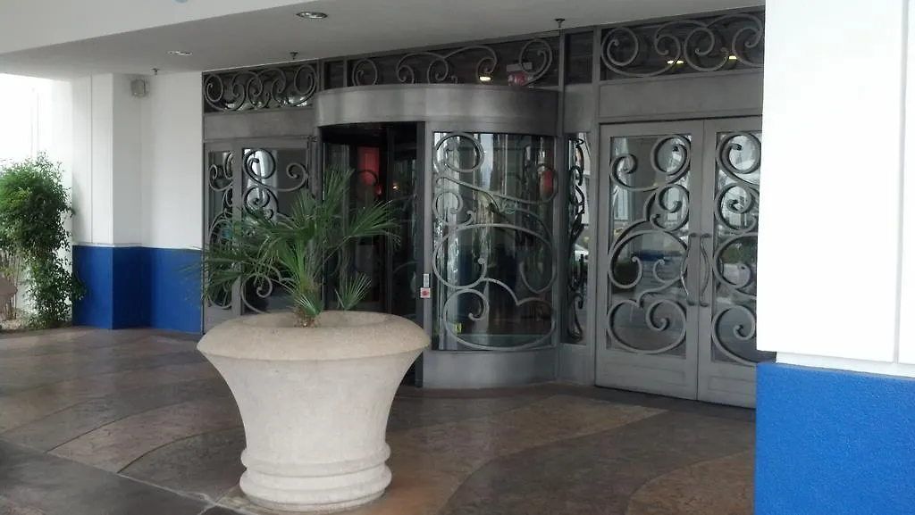 Royal Resort-1