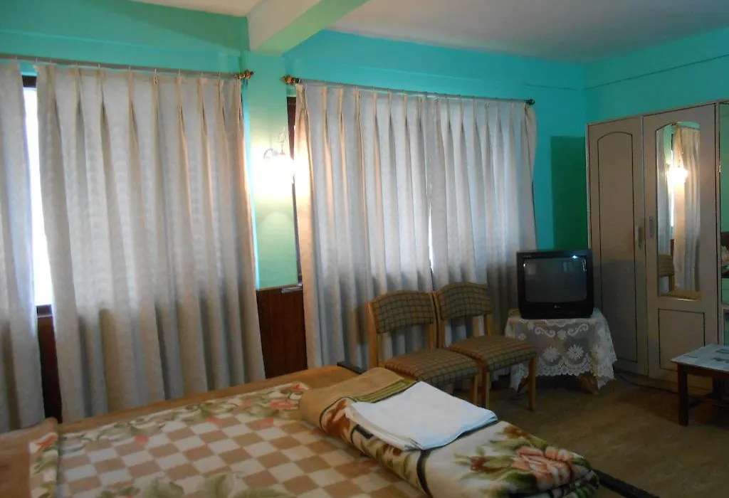 Merry Resorts-1