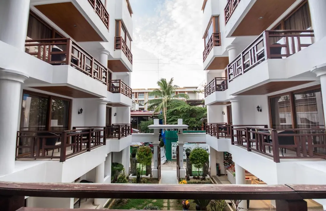 Giulius Boracay Italian Resort-1