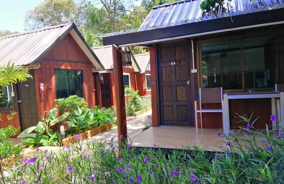 Phi Phi Long Beach Bungalow-1
