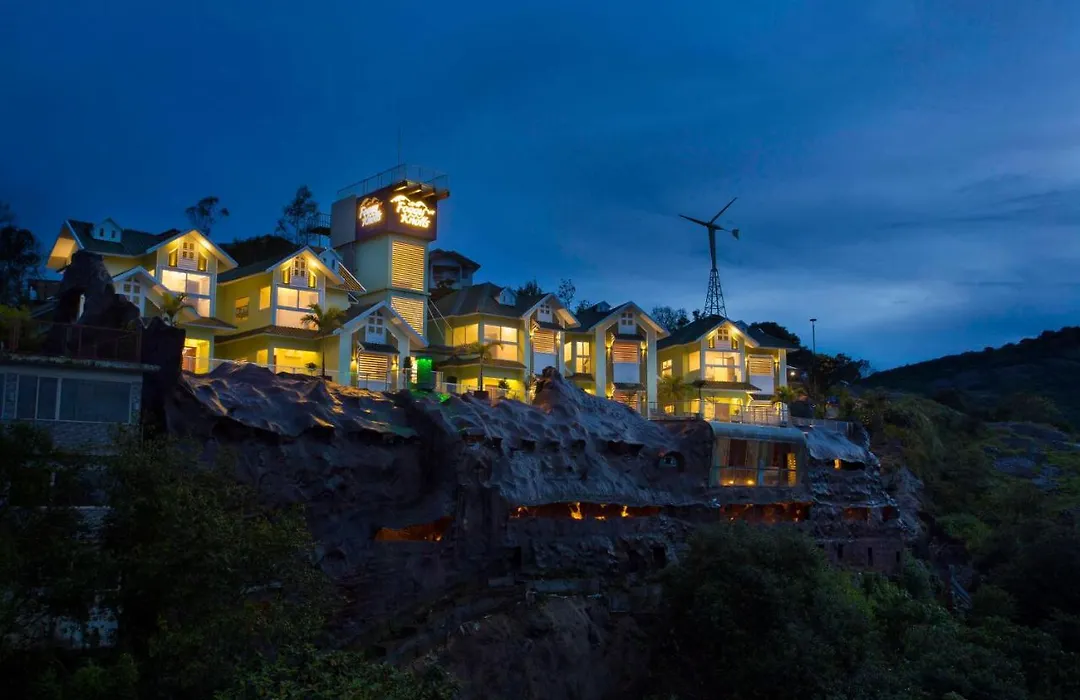 Foggy Knolls Resort-1