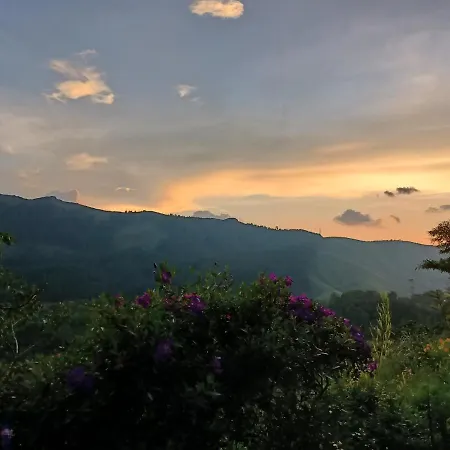 The Kissing Mountains-2