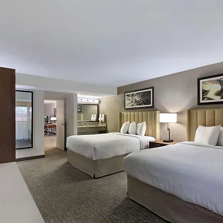 Embassy Suites By Hilton Palm Desert-2