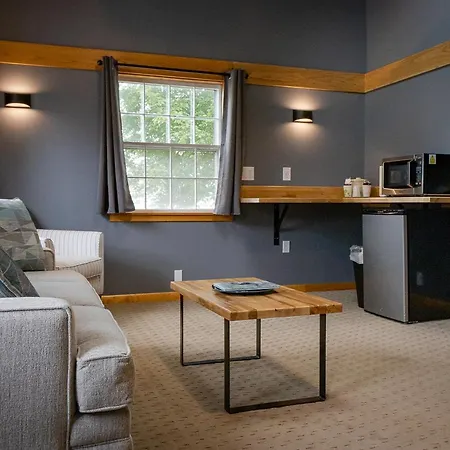 New England Inn & Lodge-2