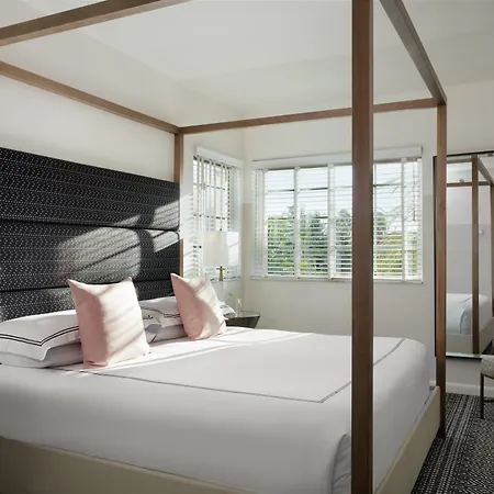 Kimpton Surfcomber Hotel By Ihg-2