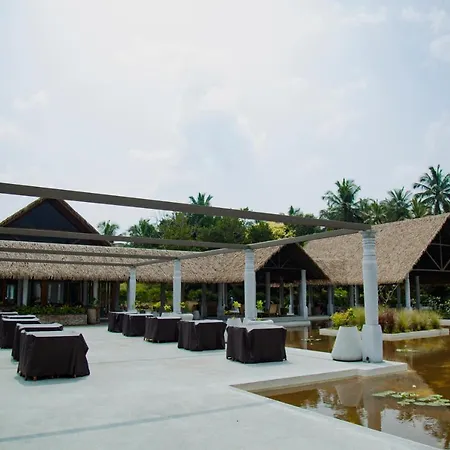 Maayaa Riverside Villa By Kpm Tripenta-2