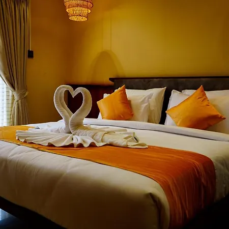Foxoso Aaristo Baga Beach Resort-3